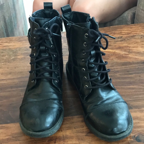 Boots - Picture 3 of 3